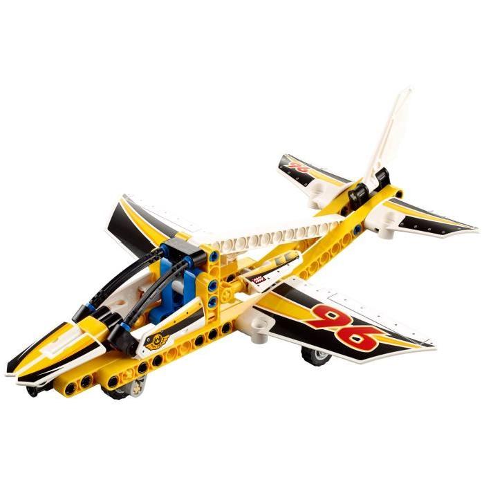 LEGO Technic 42044 L'Avion de Chasse Acrobatique