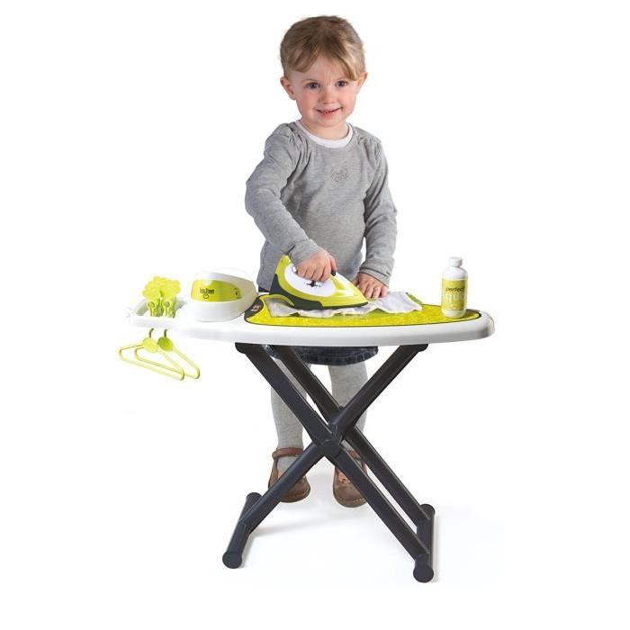 SMOBY Table a Repasser + Centrale Vapeur