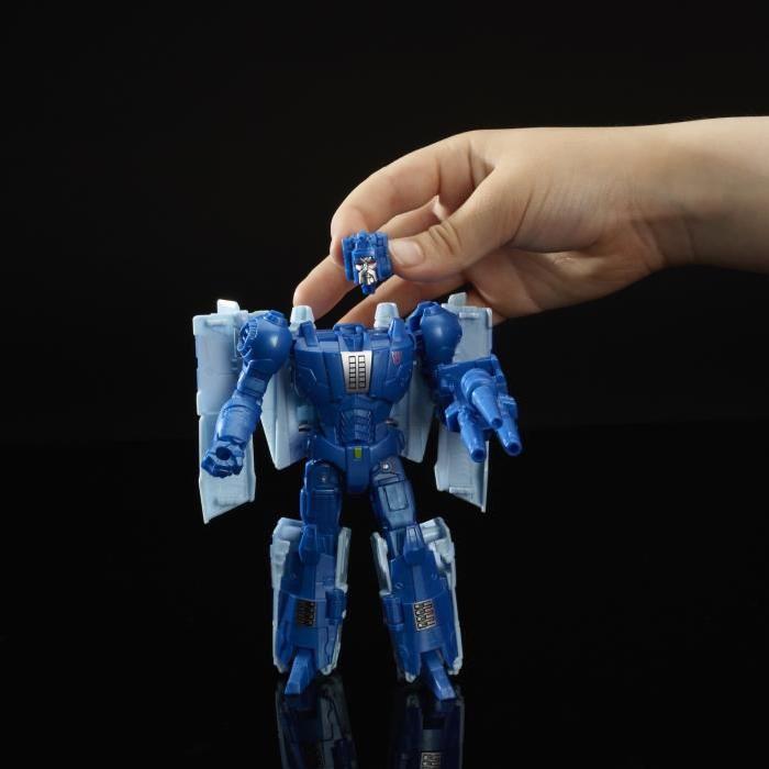 TRANSFORMERS Generation Deluxe Scourge 15cm