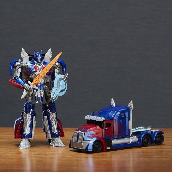 TRANSFORMERS Generation Voyager Optimus Prime