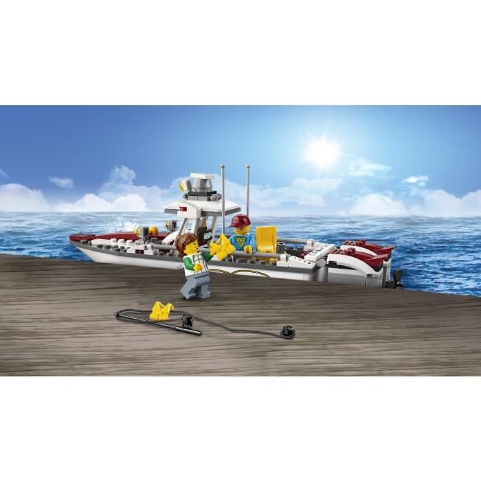 LEGO City 60147 Le Bateau de Peche